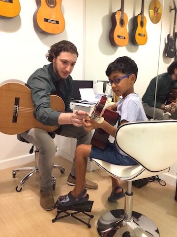 Guitar Classes in Dubai