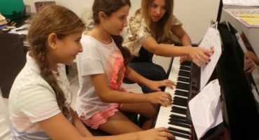learning piano basic 7 benefits-min music lessons at Melodica Music School in dubai