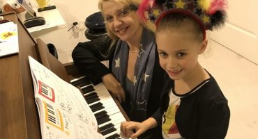 Piano lessons Dubai-min