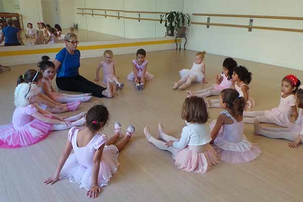 ballet dance classes in Dubai for kids & adults