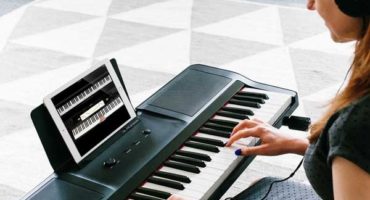 Learn How to play keyboard