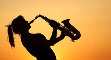 learn to play saxophone
