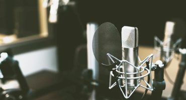 How to Select a Singing Studio?