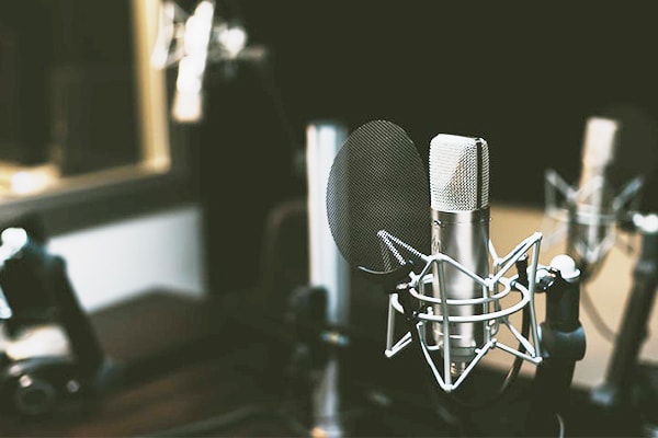 How to Select a Singing Studio?