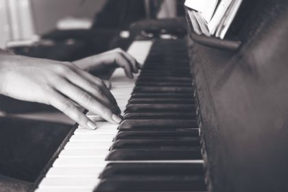 Tips on how to learn to play piano fast