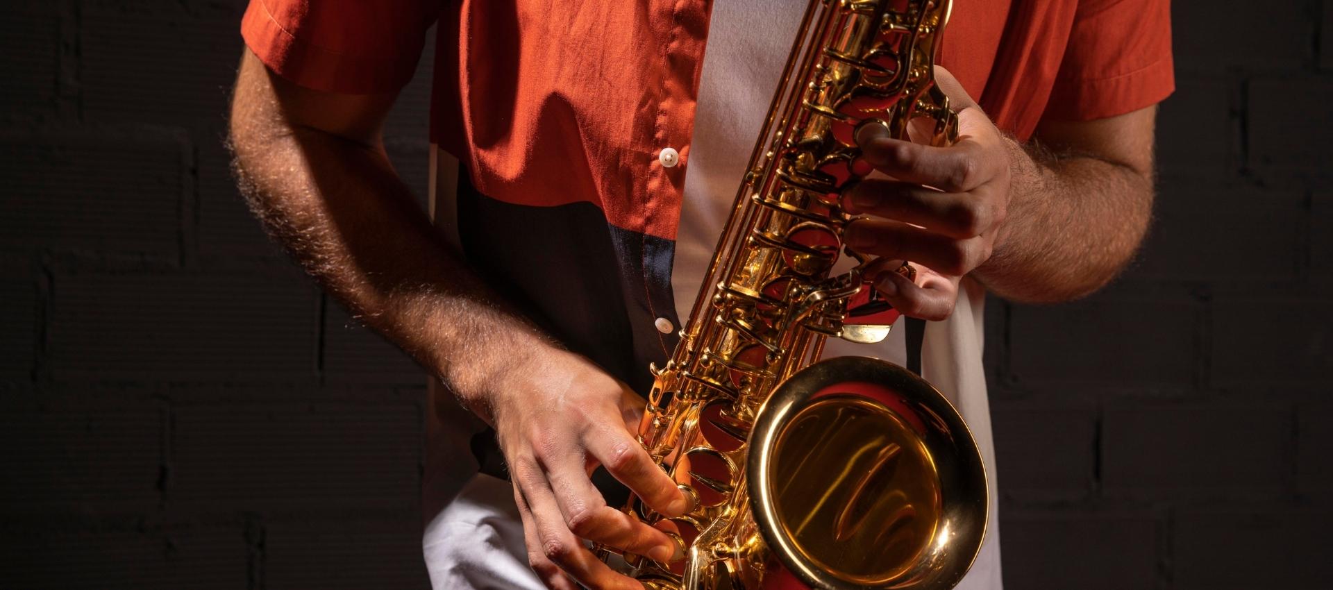Saxophone Classes in Dubai & Abu Dhabi Saxophone Lessons