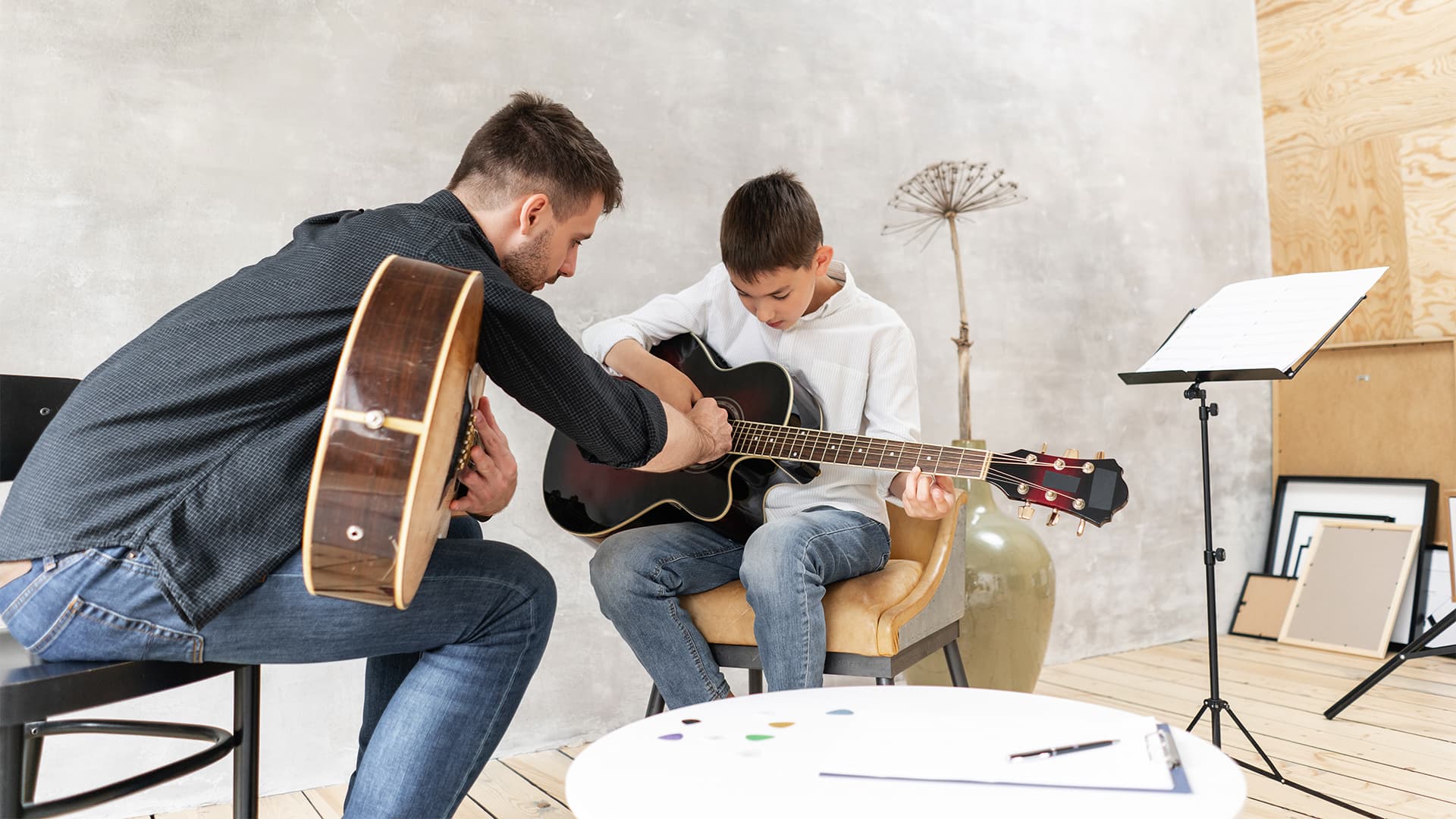 Guitar Classes in Dubai & Abu Dhabi | Guitar lessons Near Me